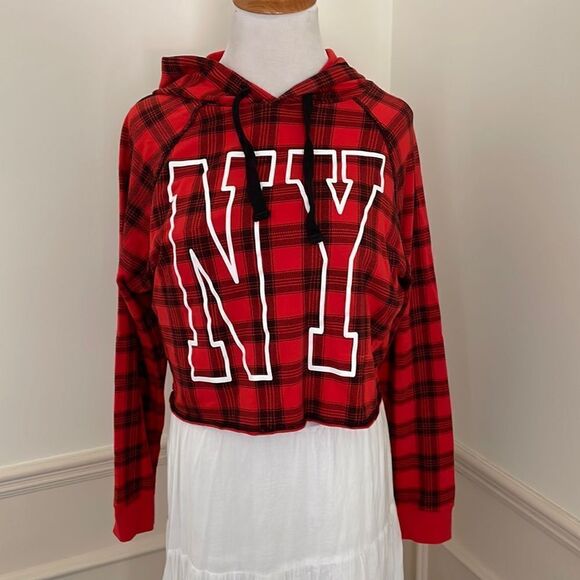 flirtitude Tops - Red and black plaid, hooded cropped top, long sleeve stretchy women’s small